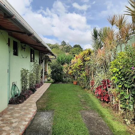 Marita'S Bed And Breakfast Nuevo Arenal Exteriör bild