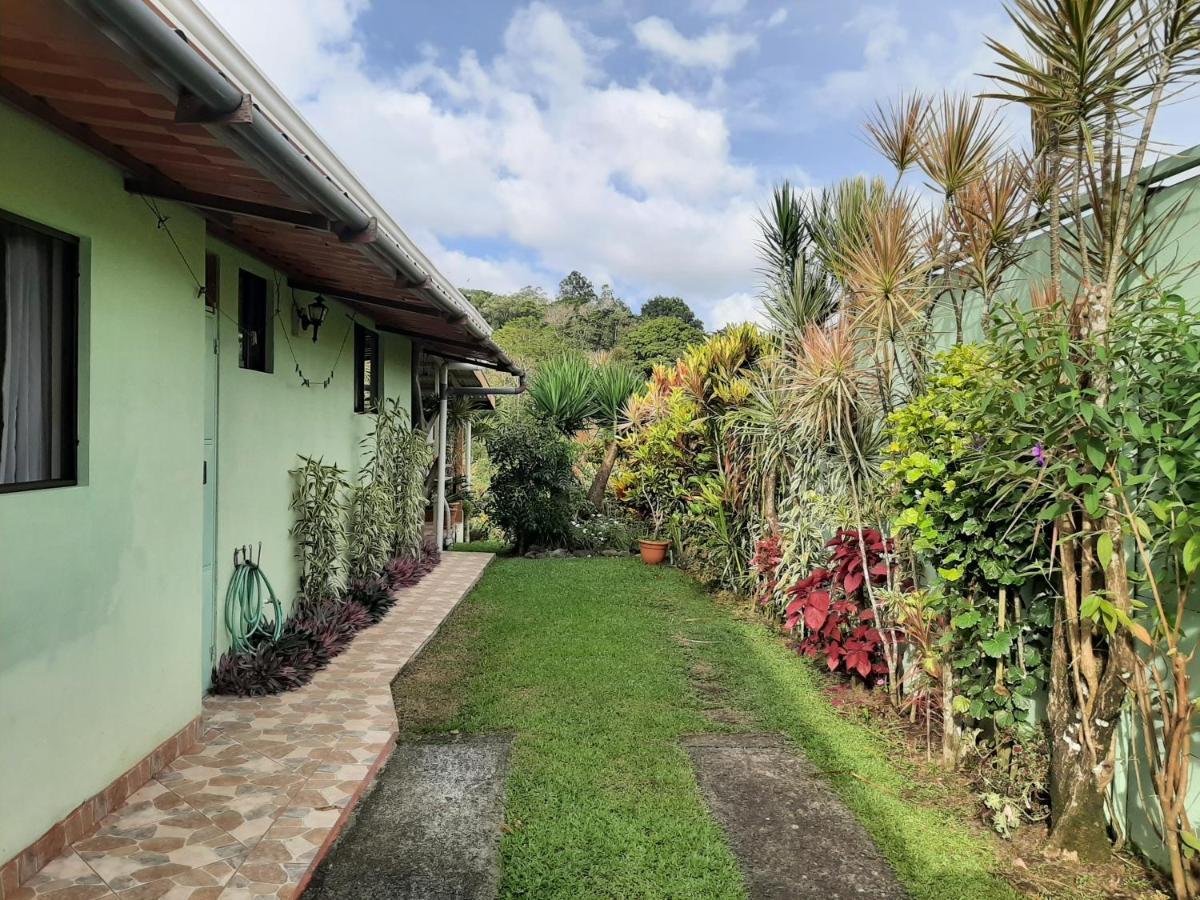 Marita'S Bed And Breakfast Nuevo Arenal Exteriör bild