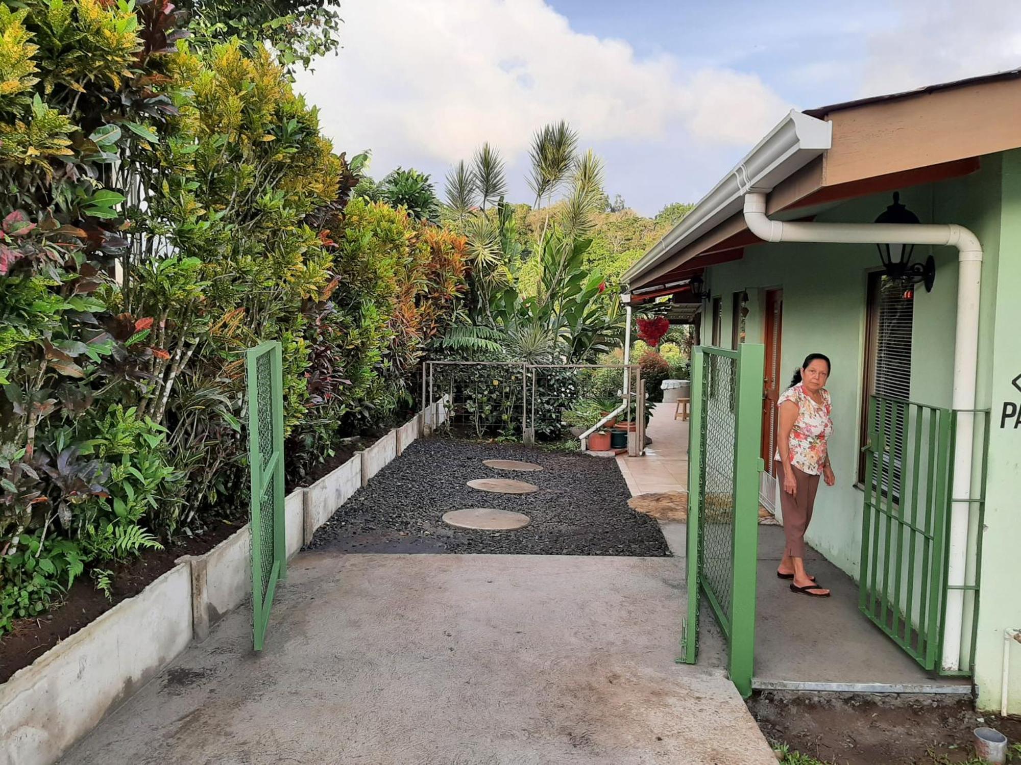 Marita'S Bed And Breakfast Nuevo Arenal Exteriör bild